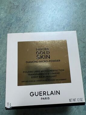 GUERLAIN Parure Gold Skin Diamond Micro-Powder -02 Clair/ light